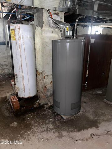 1075 Pleasant Street, Schenectady, NY 12303