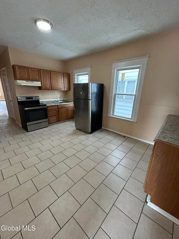 1075 Pleasant Street, Schenectady, NY 12303