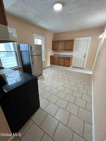 1075 Pleasant Street, Schenectady, NY 12303