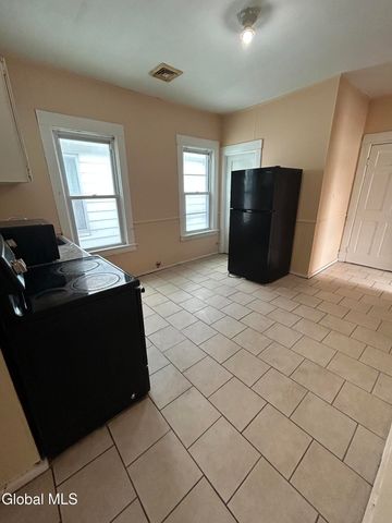 1075 Pleasant Street, Schenectady, NY 12303