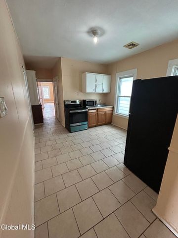 1075 Pleasant Street, Schenectady, NY 12303