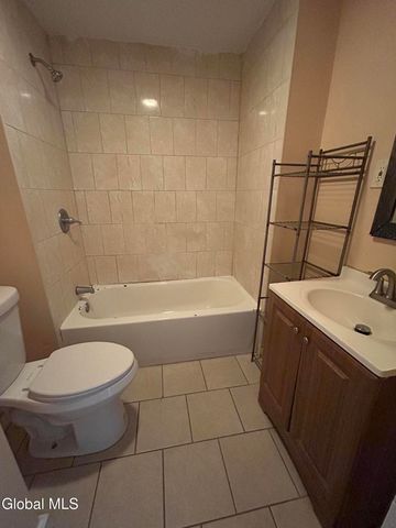 1075 Pleasant Street, Schenectady, NY 12303