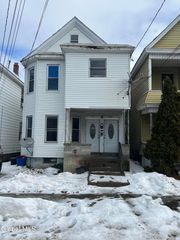 1075 Pleasant Street, Schenectady, NY 12303