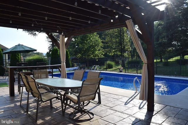 882 HAWTHORN AVENUE, Mechanicsburg, PA 17055