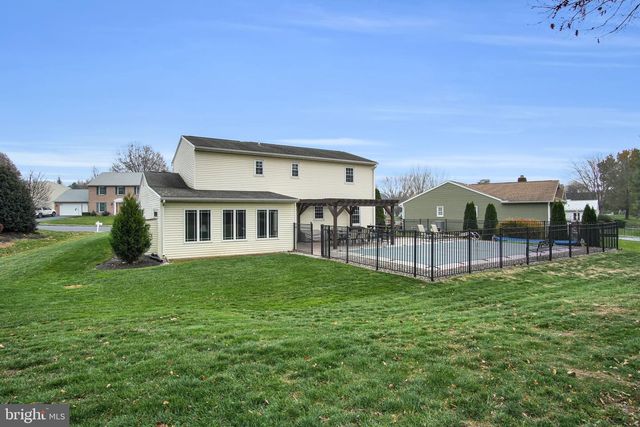 882 HAWTHORN AVENUE, Mechanicsburg, PA 17055