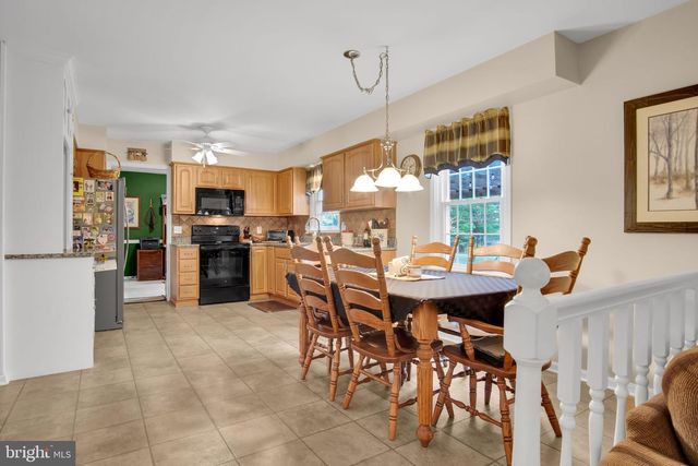 882 HAWTHORN AVENUE, Mechanicsburg, PA 17055