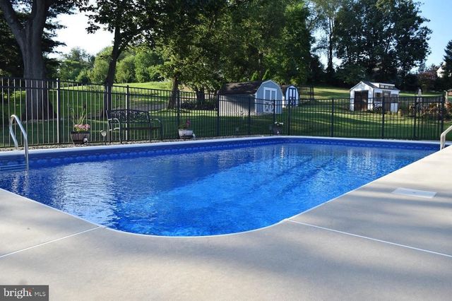 882 HAWTHORN AVENUE, Mechanicsburg, PA 17055