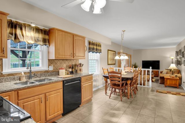 882 HAWTHORN AVENUE, Mechanicsburg, PA 17055