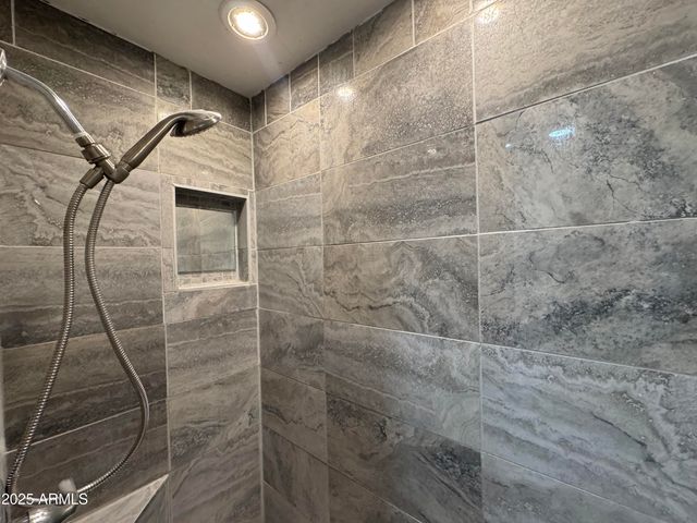 2214 N 24th Place, Phoenix, AZ 85008