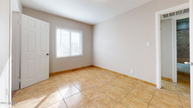 2214 N 24th Place, Phoenix, AZ 85008