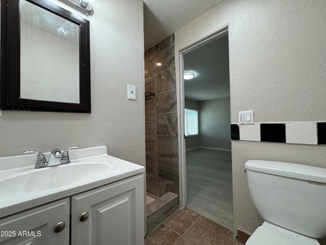 2214 N 24th Place, Phoenix, AZ 85008