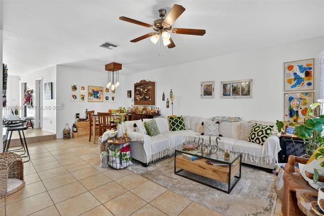 8330 SW 154th Ave 35, Miami, FL 33193