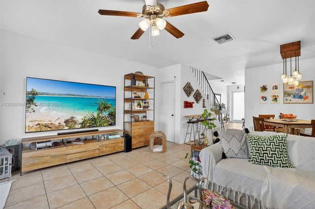 8330 SW 154th Ave 35, Miami, FL 33193