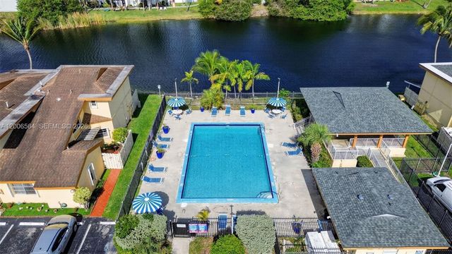 8330 SW 154th Ave 35, Miami, FL 33193