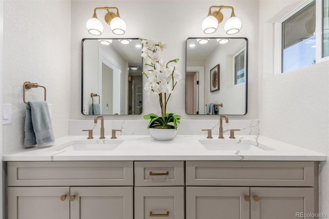 8691 E Kettle Avenue, Centennial, CO 80112