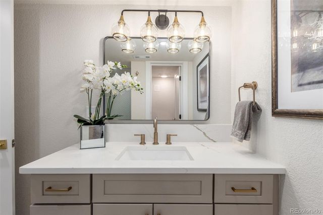 8691 E Kettle Avenue, Centennial, CO 80112