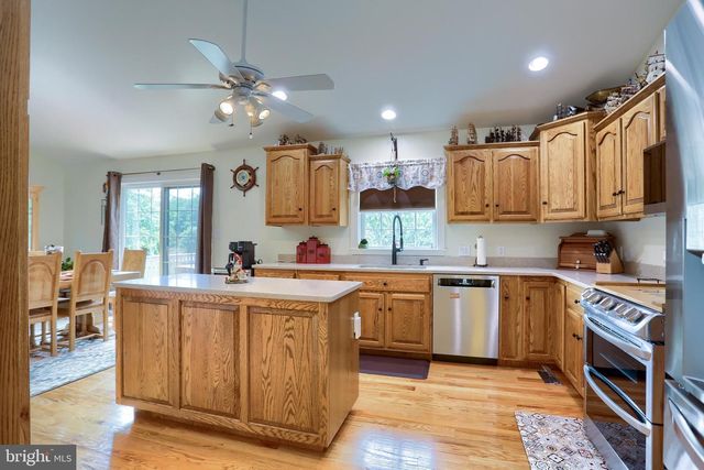 10 DAVID GLENN DR, Carlisle, PA 17015