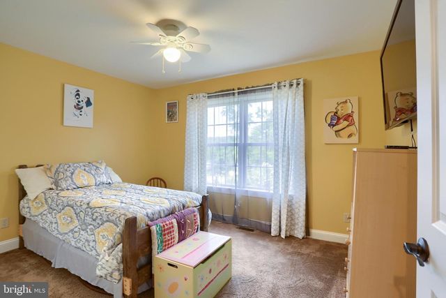 10 DAVID GLENN DR, Carlisle, PA 17015