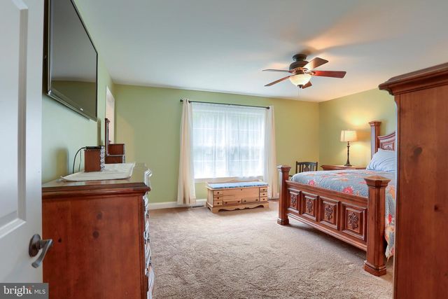 10 DAVID GLENN DR, Carlisle, PA 17015