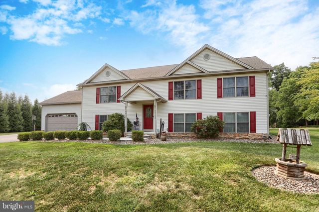 10 DAVID GLENN DR, Carlisle, PA 17015