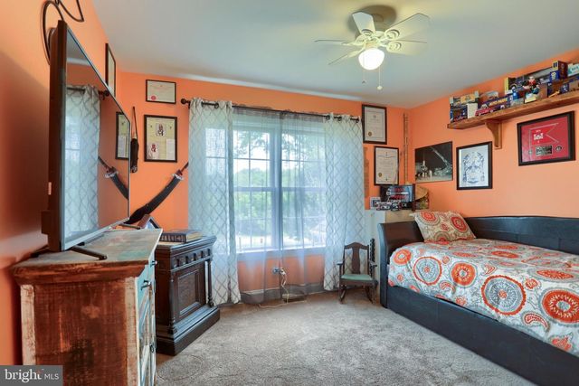 10 DAVID GLENN DR, Carlisle, PA 17015