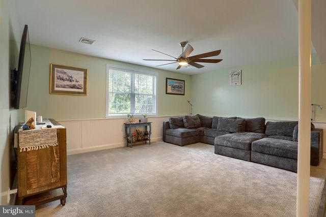 10 DAVID GLENN DR, Carlisle, PA 17015