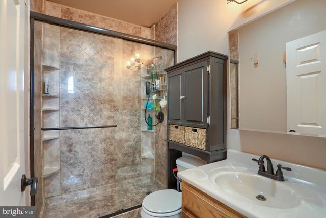 10 DAVID GLENN DR, Carlisle, PA 17015