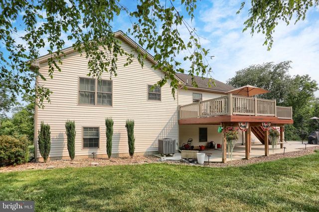 10 DAVID GLENN DR, Carlisle, PA 17015