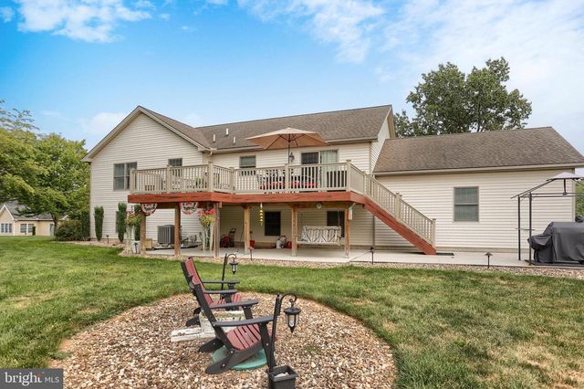 10 DAVID GLENN DR, Carlisle, PA 17015