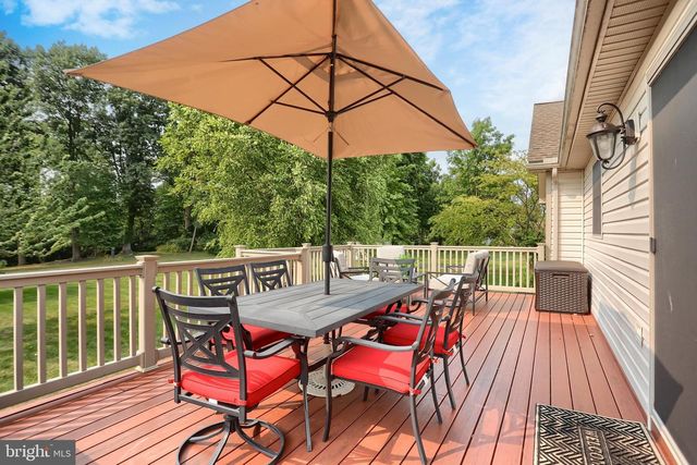10 DAVID GLENN DR, Carlisle, PA 17015