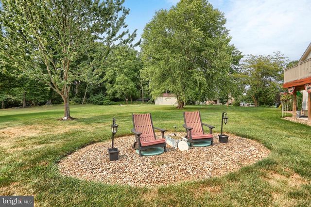 10 DAVID GLENN DR, Carlisle, PA 17015