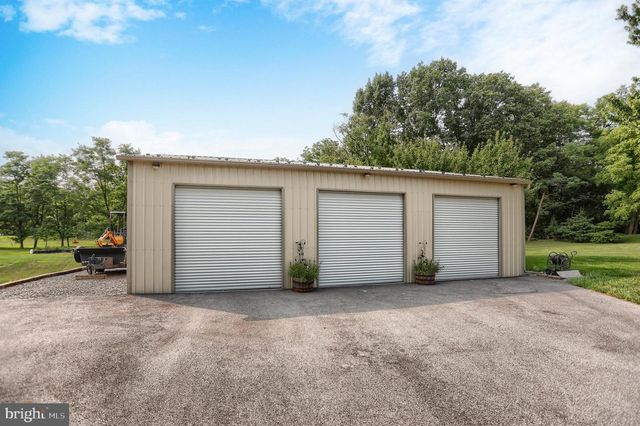 10 DAVID GLENN DR, Carlisle, PA 17015