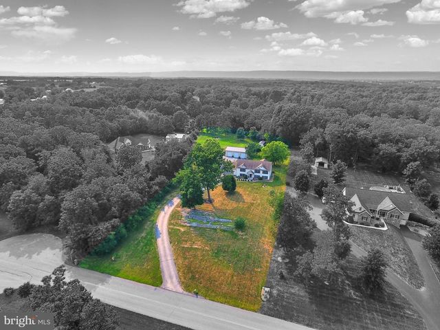 10 DAVID GLENN DR, Carlisle, PA 17015