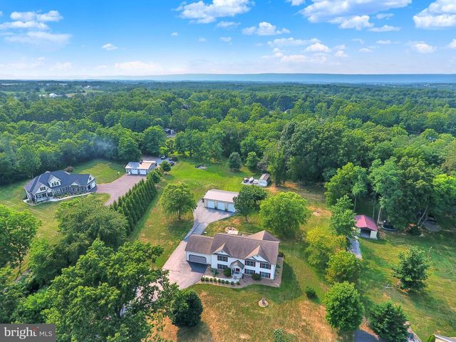 10 DAVID GLENN DR, Carlisle, PA 17015