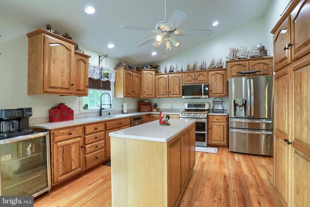 10 DAVID GLENN DR, Carlisle, PA 17015