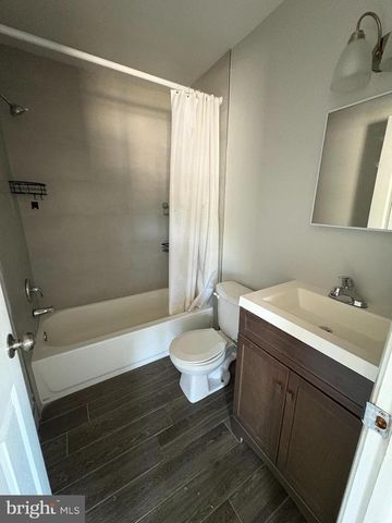 176 N BROADWAY, Pennsville, NJ 08070