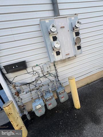 176 N BROADWAY, Pennsville, NJ 08070