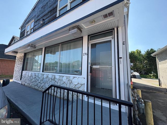 176 N BROADWAY, Pennsville, NJ 08070