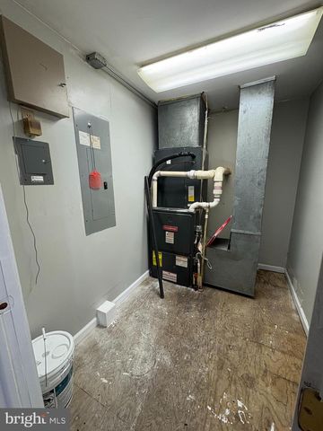 176 N BROADWAY, Pennsville, NJ 08070