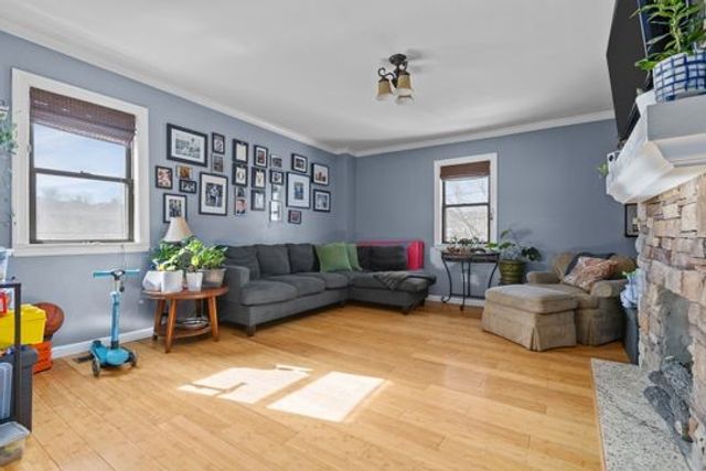 3618 Downing St, South Park, PA 15129