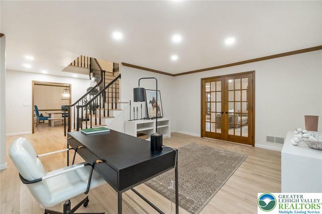 2739 Apple Valley Circle, North Whitehall Twp, PA 18069