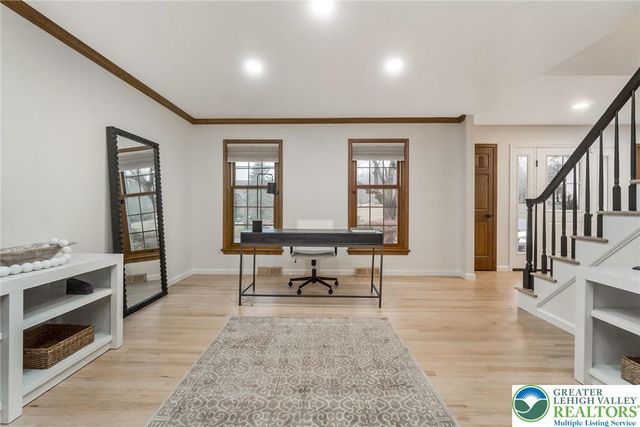 2739 Apple Valley Circle, North Whitehall Twp, PA 18069