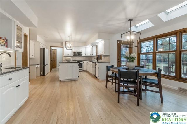 2739 Apple Valley Circle, North Whitehall Twp, PA 18069