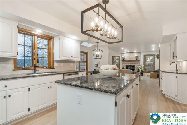 2739 Apple Valley Circle, North Whitehall Twp, PA 18069