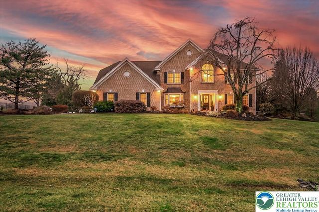 2739 Apple Valley Circle, North Whitehall Twp, PA 18069