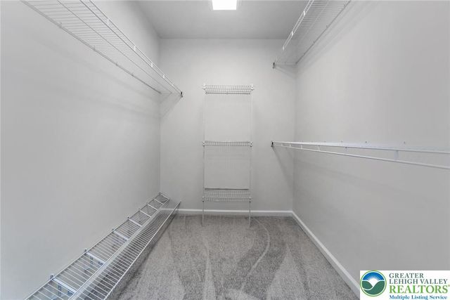 2739 Apple Valley Circle, North Whitehall Twp, PA 18069