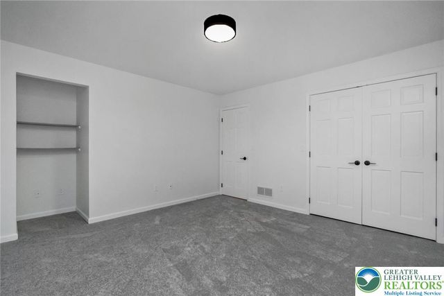 2739 Apple Valley Circle, North Whitehall Twp, PA 18069