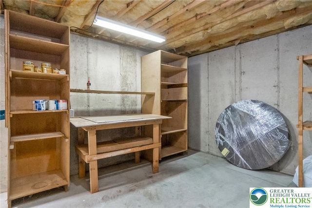 2739 Apple Valley Circle, North Whitehall Twp, PA 18069