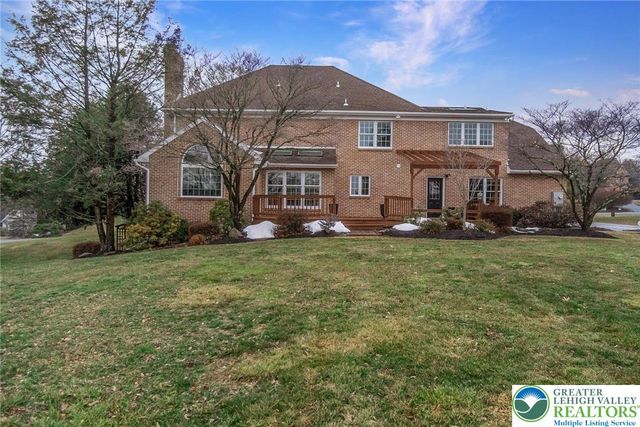 2739 Apple Valley Circle, North Whitehall Twp, PA 18069