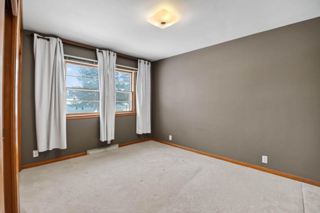 2506 laurel Street, Waterloo, IA 50702